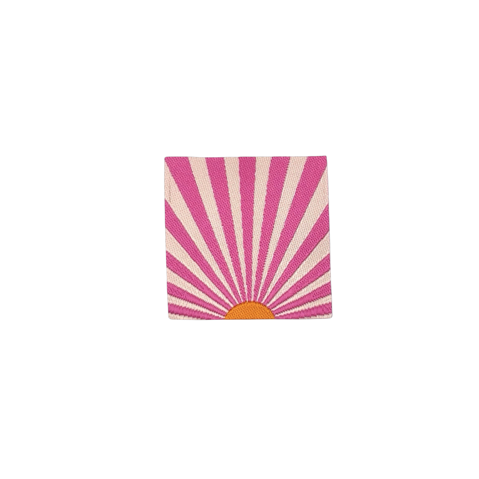 Geborduurd patch met oranje zon en roze-beige zonnestralen in retro stijl